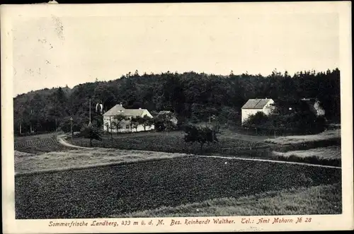 Ak Landberg, Wohnhäuser umgeben von Wald und Feld