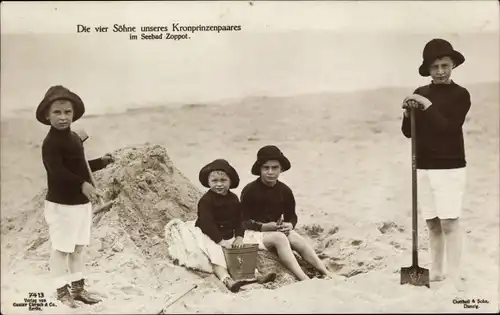 Ak Sopot Zoppot Polen, Söhne des Kronprinzen Wilhelm von Preußen am Strand