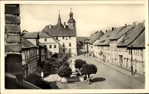 Ak Römhild in Thüringen, Marktplatz mit Springbrunnen, Panorama, Kirchturm
