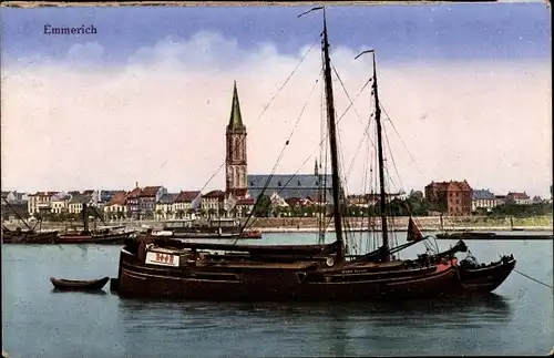 Ak Emmerich am Niederrhein, Segelschiff im Rhein, Blick zum Ort, Kirche