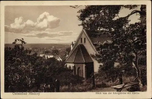 Ak Międzyzdroje Misdroy Pommern, Ostseebad, Blick von der Königshöhe mit Kirche