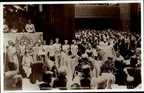 Ak Crowning Ceremony in Westminster Abbey, Krönungsfeier von Königin Elisabeth II von Großbritannien