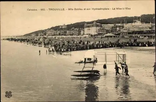 Ak Trouville Calvados, Mile Dutrieu et son Hydroaeroplane, La Mise a l'Eau