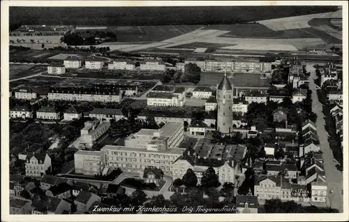 Ak Zwenkau in Sachsen, Fliegeraufnahme, Blick auf Stadt und Krankenhaus, Wasserturm