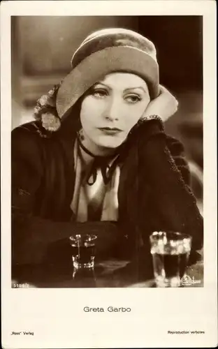 Ak Schauspielerin Greta Garbo, Portrait, Filmszene, Ross 5108/2