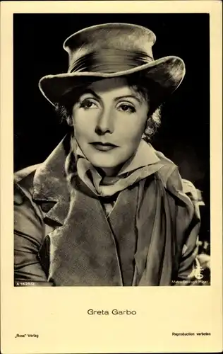 Ak Schauspielerin Greta Garbo, Portrait, Hut, Mantel