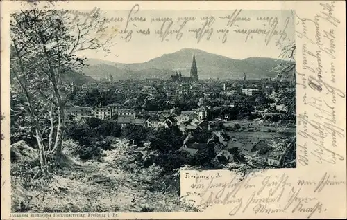 Ak Freiburg im Breisgau, Gesamtansicht, Kirche