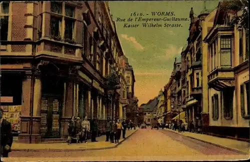 Ak Worms, Kaiser Wilhelm Strasse, Passanten, Häuser