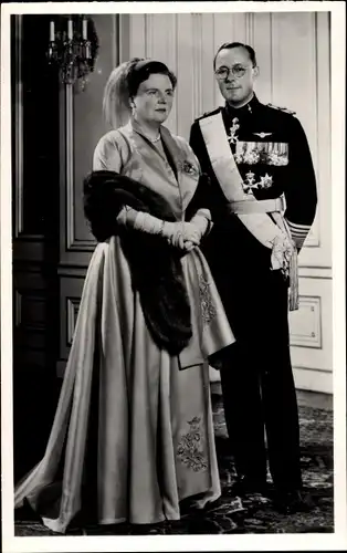 Ak Königin Juliana mit Prinz Bernhard der Niederlande, Portrait