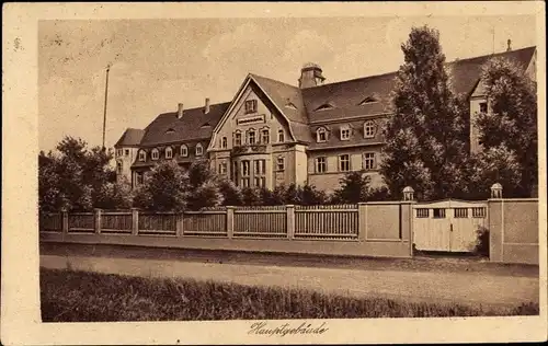 Ak Schkeuditz in Nordsachsen, Blick auf Nervenheilanstalt Bergmannswohl, Hauptgebäude, Straßenseite