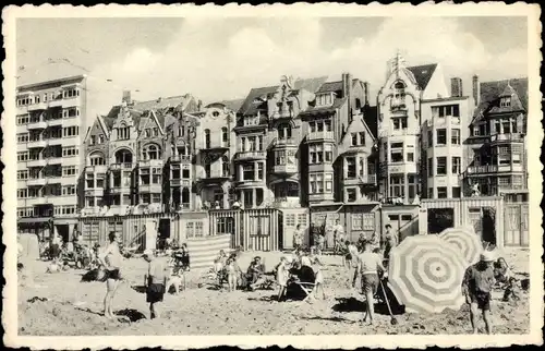 Ak Koksijde aan Zee Coxyde sur Mer Westflandern, La Plage, Strandszene