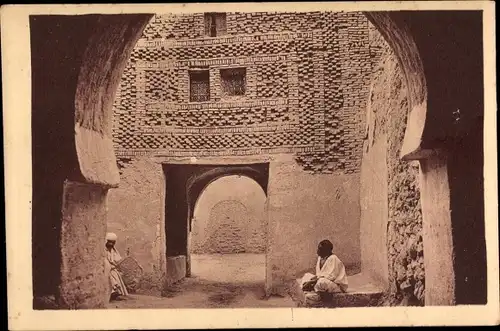 Ak Temacine Tamacine Algerien, Dans la Zaouia, Blick durch Torbogen