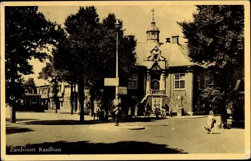 Ak Zandvoort Nordholland Niederlande, Raadhuis, Außenansicht, Straßenlaterne