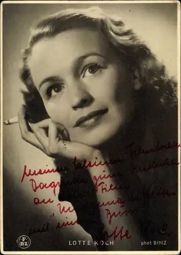 Ak Schauspielerin Lotte Koch, Portrait, Autogramm, Zigarette, FBZ Verlag