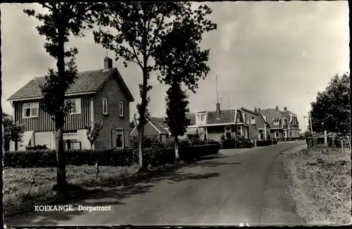Ak Koekange Drenthe, Dorpstraat