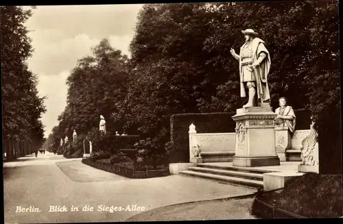 Ak Berlin Tiergarten, Blick in die Sieges-Allee, Statuen