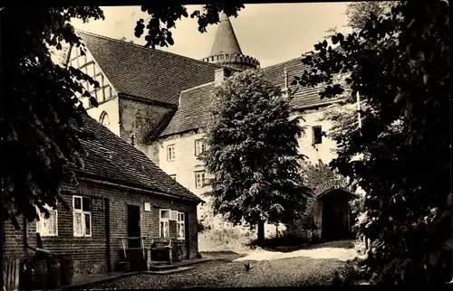 Ak Burg Stargard Mecklenburg, Eingang zur Burg
