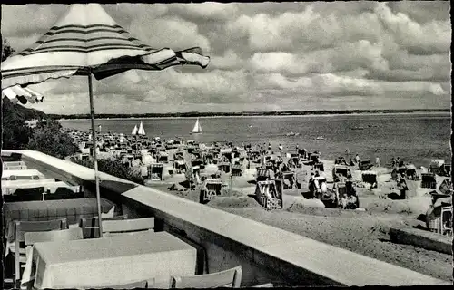 Ak Timmendorfer Strand in Holstein, Blick von der Strandhallenterrasse, Strand, Meer