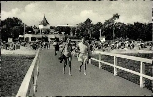 Ak Ostseebad Timmendorfer Strand, Landungsbrücke mit Strandhalle