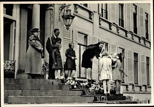 Prinz Bernhard, Königin Juliana der Niederlande, Beatrix, Irene, Margriet