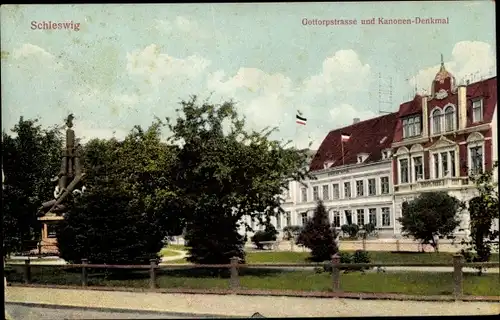 Ak Schleswig in Schleswig Holstein, Gottorpstraße, Kanonen-Denkmal