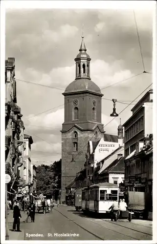 Ak Berlin Spandau, St. Nicolaikirche, Straßenbahn