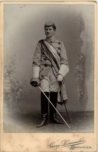 Kabinett Foto Student in Uniform, Standportrait, Mensur, Degen