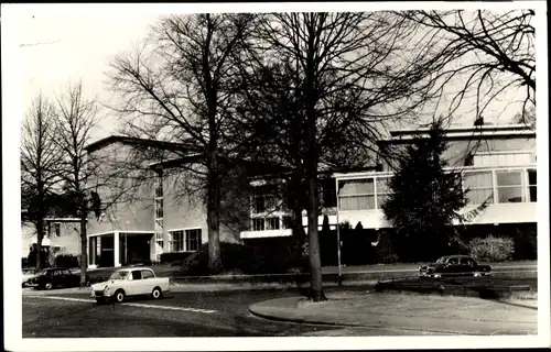 Ak Hilversum Nordholland Niederlande, A.V:R.O.-Studios, 's-Gravelandscheweg, Fahrzeuge