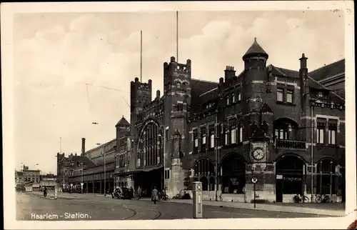 Ak Haarlem Nordholland Niederlande, Station, Außenansicht