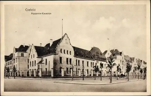 Ak Krefeld am Niederrhein, Husaren Kaserne
