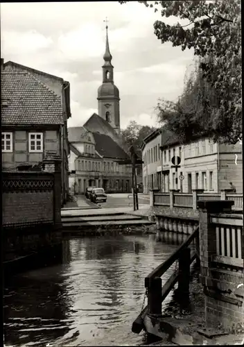 Ak Lübbenau im Spreewald, Kirche, Straßenansicht, Fachwerkhaus