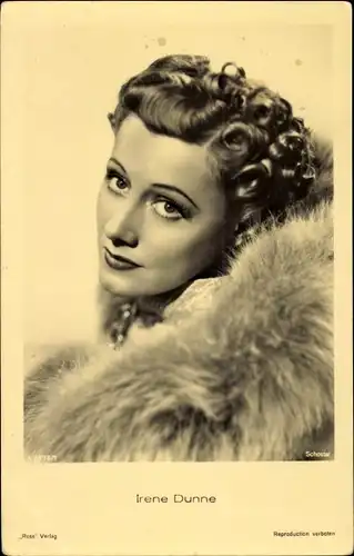 Ak Schauspielerin Irene Dunne, Portrait, Pelz
