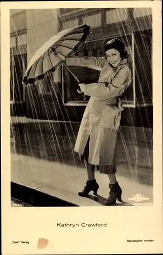 Ak Kathryn Crawford, Portrait mit Regenschirm, Ross 6431 1