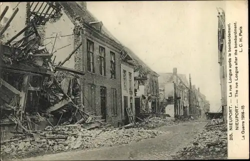Ak Nieuport Nieuwpoort Westflandern, La rue Longue apres le bombardement