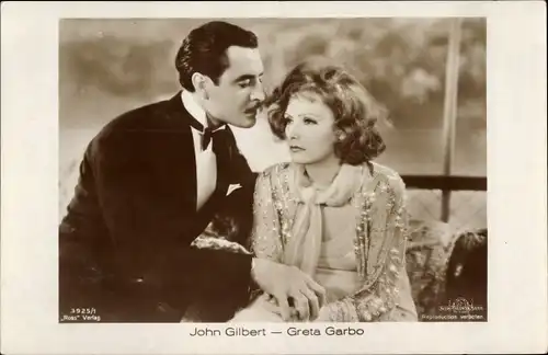 Ak Schauspielerin Greta Garbo und John Gilbert, Filmszene