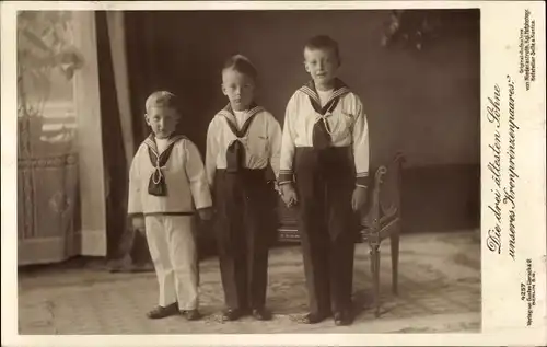 Ak Die drei ältesten Söhne des Kronprinzenpaares, Portrait in Matrosenanzügen