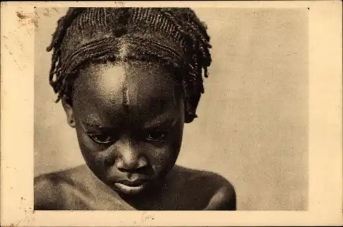 Ak Oubangui Chari  Zentralafrikanische Republik, Petite fille Sara Kaba de la tribu des femmes
