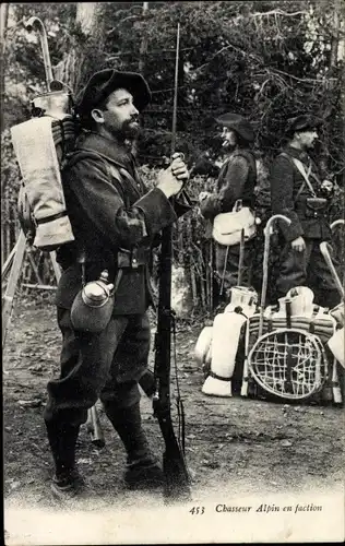 Ak Chasseurs Alpins en faction, Gebirgsjäger in Uniform