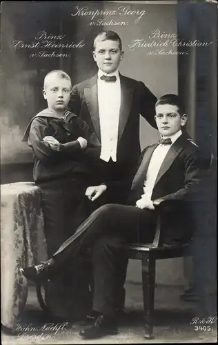 Ak Kronprinz Georg von Sachsen, Prinzen Friedrich Christian und Ernst Heinrich, Portrait