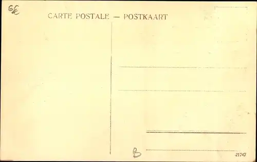 Ak Diksmuide Dixmude Westflandern, der Marktplatz von Feindl. Artillerie zerschossen