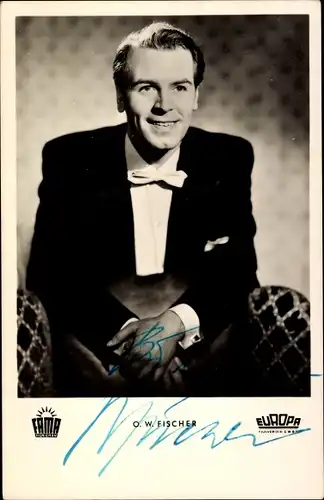 Ak Schauspieler O. W. Fischer, Portrait, Smoking, Fliege, Der träumende Mund