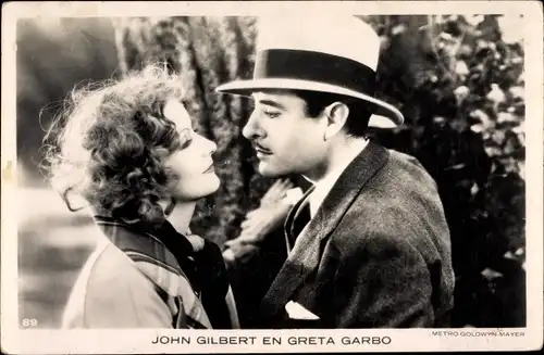 Ak Schauspielerin Greta Garbo und Schauspieler John Gilbert