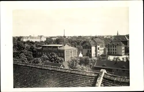 Foto Ak Halle an der Saale, Teilansicht der Stadt, Blick über den Häuserdächern