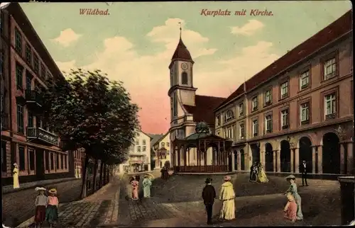 Ak Bad Wildbad im Schwarzwald, Kurplatz mit Kirche, Passanten