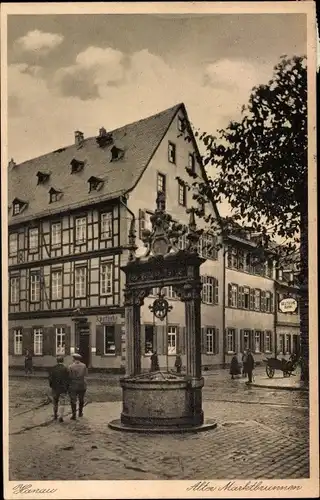 Ak Hanau am Main Hessen, Alter Marktbrunnen, Passanten