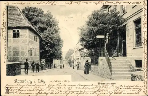 Ak Ratzeburg im Herzogtum Lauenburg, Herrenstraße, Eingang zur Kaserne, Geschäftshaus