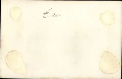 Foto Erotik, Frau auf einem Stuhl sitzend, Armbanduhr, Frauenakt