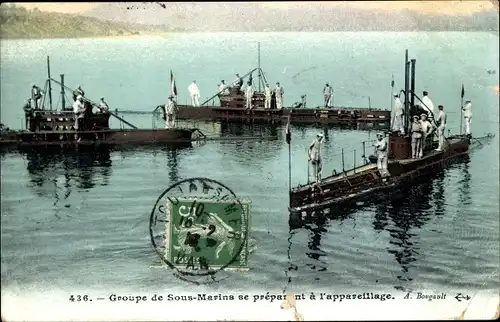 Ak Französische Kriegsschiffe, Groupe de Sous-Marins se preparant a l'appareillage, U-Boote