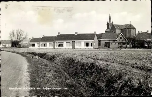 Ak Uithuizen Groningen Niederlande, R. K. Kerk met Bejaardencentrum