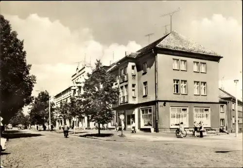 Ak Senftenberg in der Niederlausitz, Bahnhofstraße und HO Gaststätte Stadtcafe